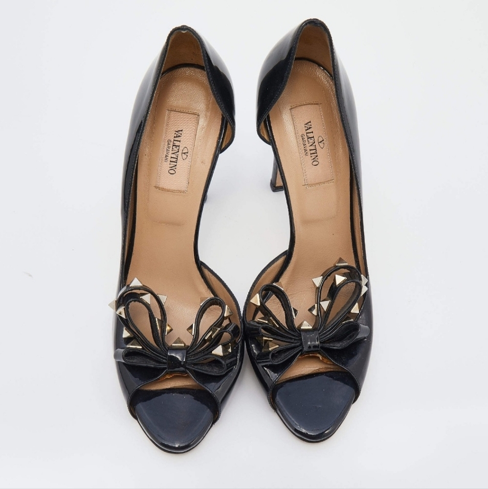 Elegant Black High Heel Pumps